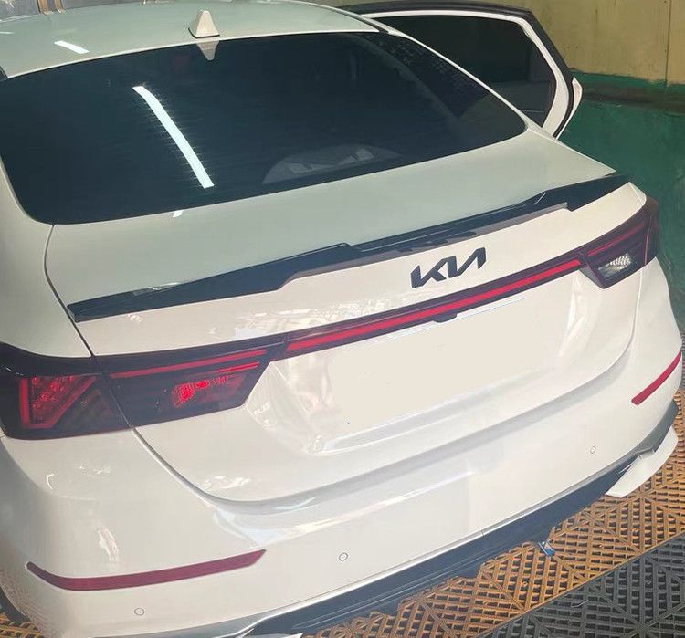 Suitable for Kia's new KN car logo metal sticker, modified black front and rear car logo decorative sticker, rear tail letter emblem