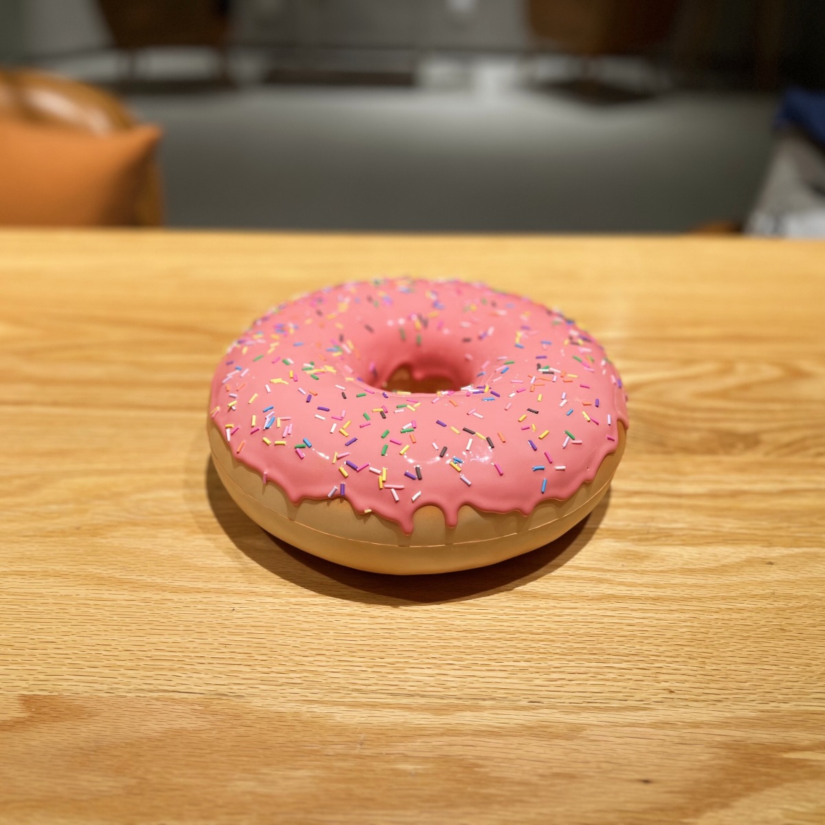 딸기 색깔의 바늘