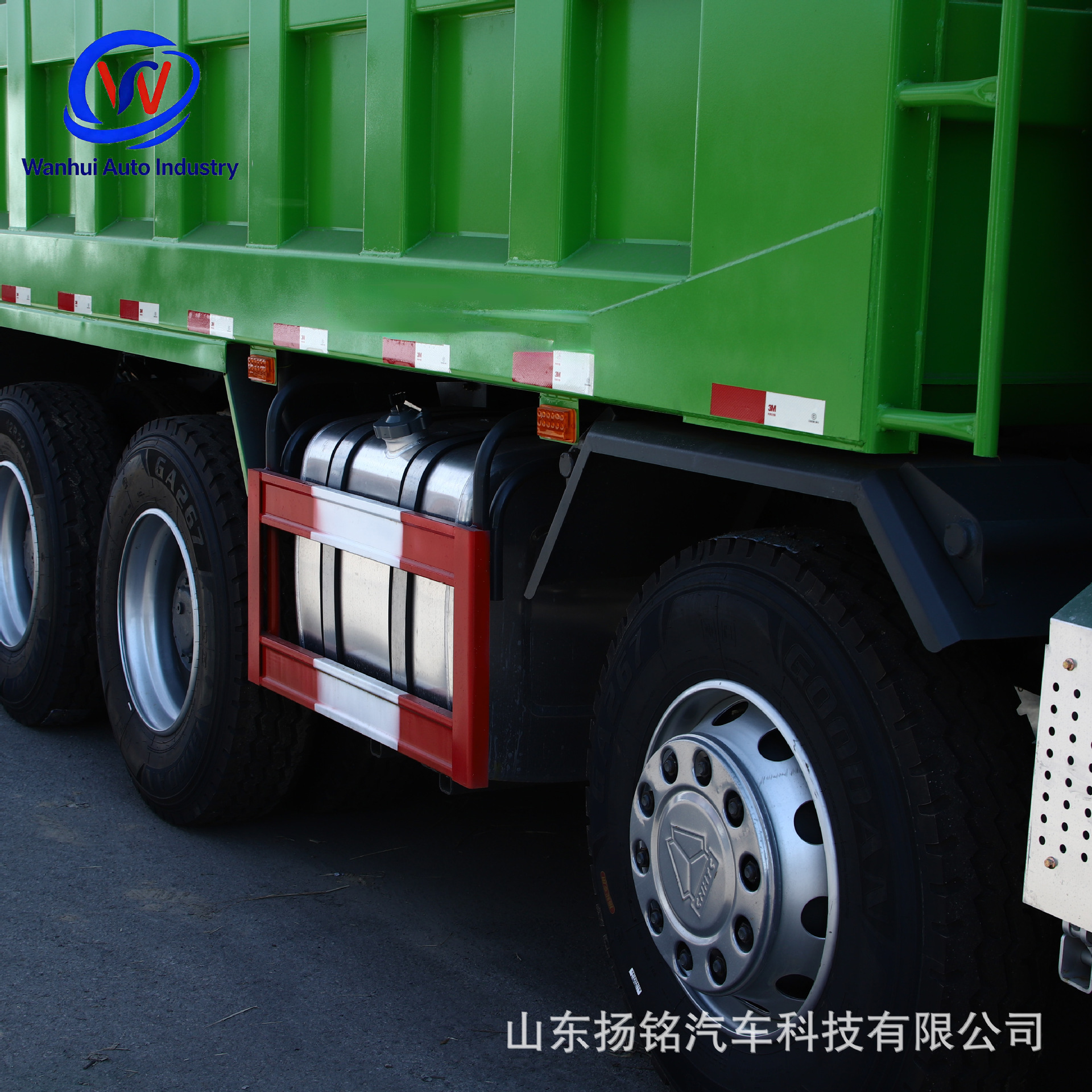 Sinotruk Shandeka Front-Four-Wheel-Drive and Rear-Eight-Wheel-Drive Engineering Vehicle, 380 Horsepower Dump Truck for Transporting Gravel and Sand