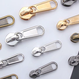 钮扣;布贴;胸针