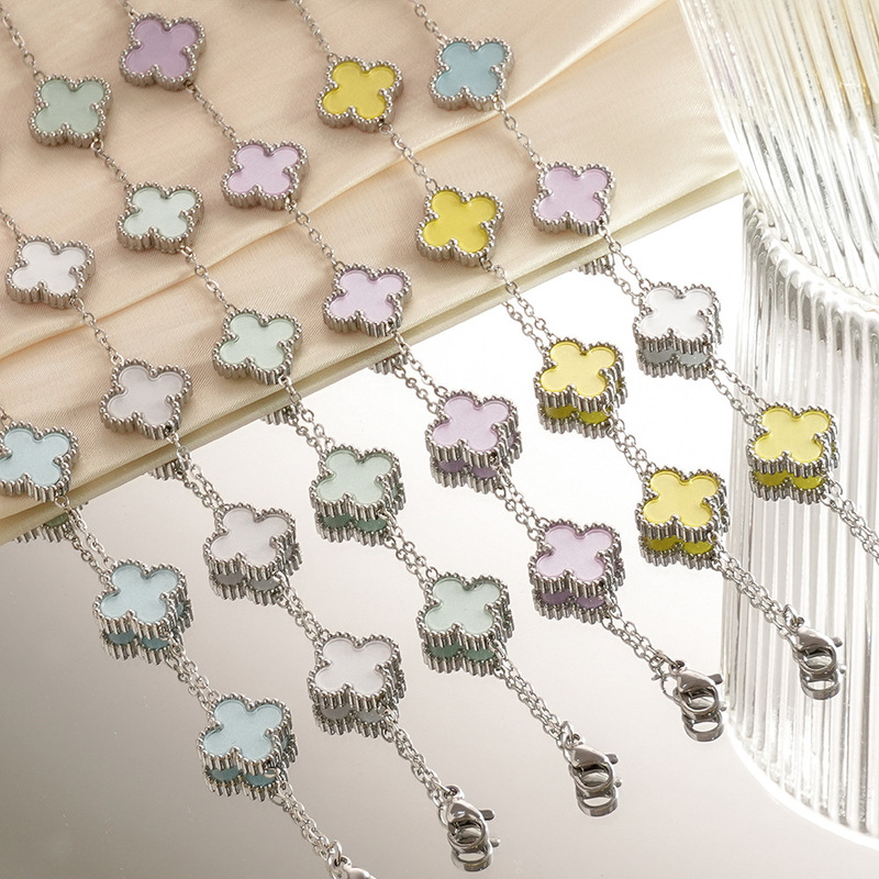New Four-Leaf Clover Bracelet, Light Luxury and High-End Style, Popular Women's Jewelry, Bracelet, Hand Accessories, Wholesale Women's European and American Hand Accessories