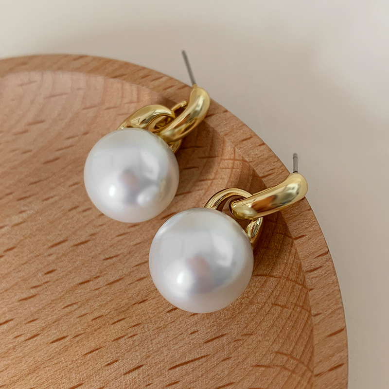 16g Weight 925 Sterling Silver Ear Needle Material Pearl Inlay Material Ear Cuffs, Ear Studs Classification 1 Pair Quantity Banquet, Daily, Date Occasion Copper Material Geometric Pattern All Seasons Season Women's Gender Plating, Inlay Design Elegant Style 1 Pair Elegant Geometric Plating Inlay Copper Pearl Ear Cuffs Ear Studs 10