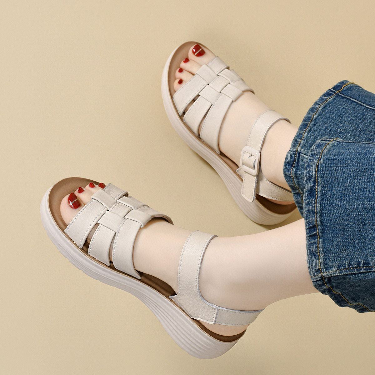 Sandal nữ da thật mũi hở đế xuồng chống trượt tăng chiều cao — màu đen
