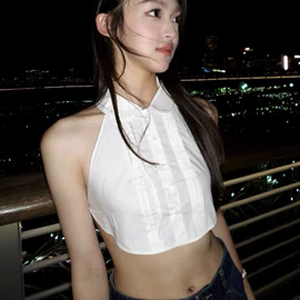 女式牛仔裤;休闲裤;女式T恤