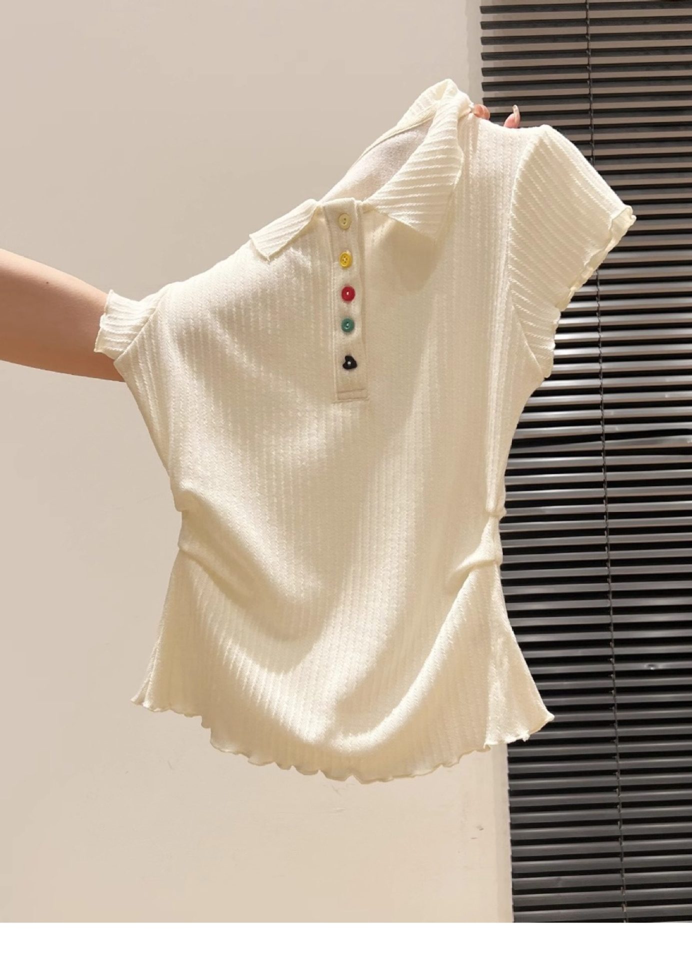 Áo thun polo nữ tay ngắn cổ bẻ cúc màu, kiểu thắt eo xếp nếp viền bèo mùa hè — màu mơ chi tiết 2
