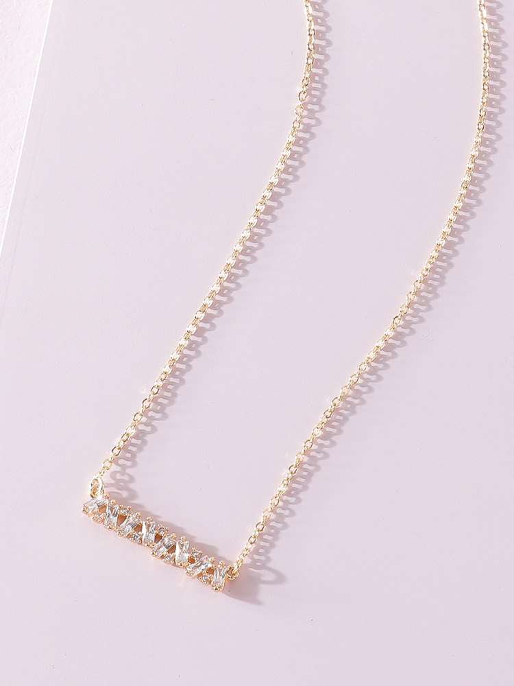Fashion Diamond Pendant Necklace display picture 3