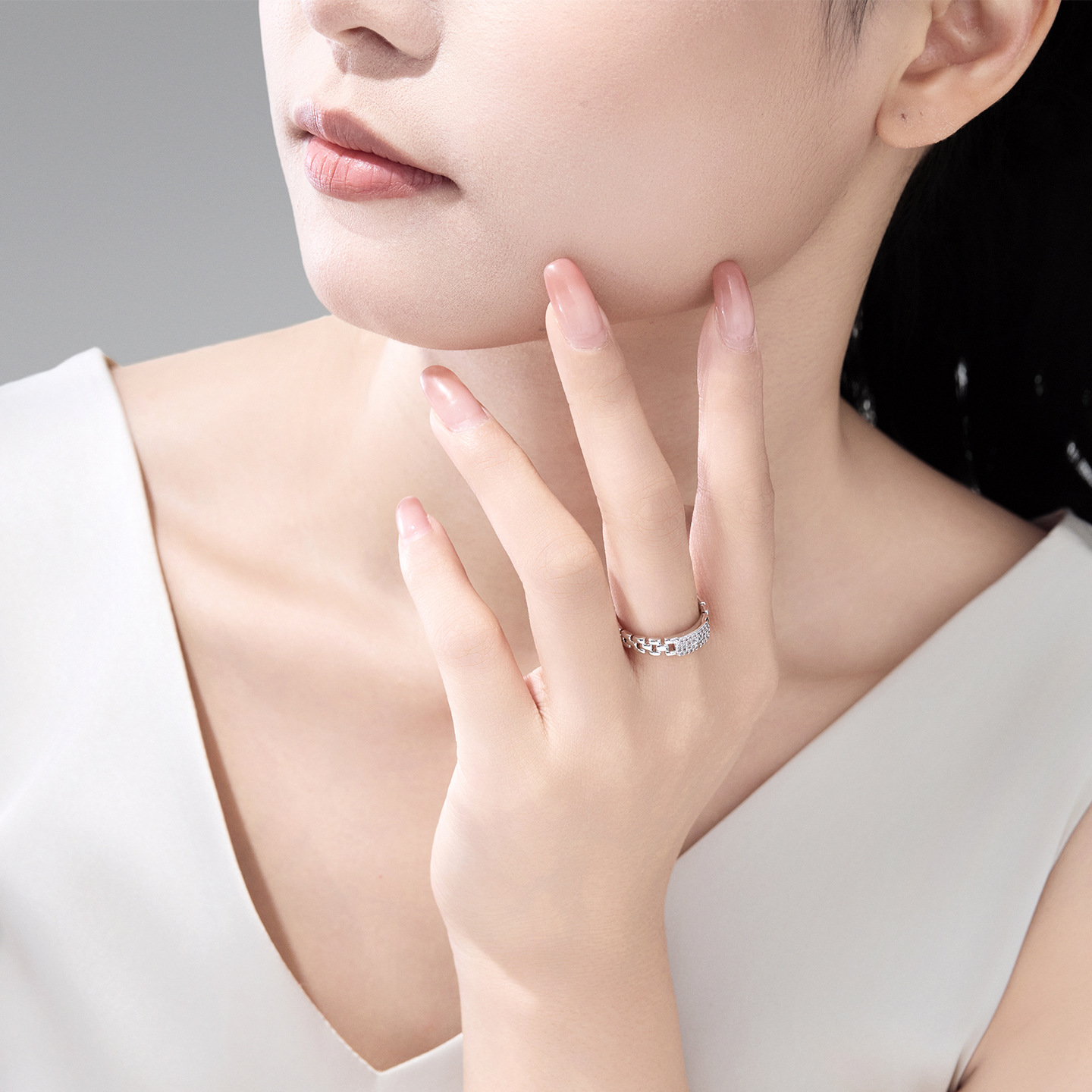 Xuping gemas artificiales anillo de diseño simple y elegante anillo de aleación de cobre brillante joyas de nicho al por mayor