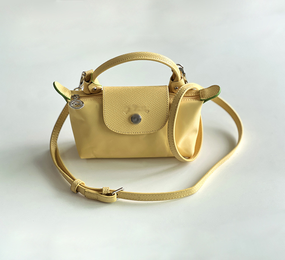 Wheat yellow (comes with shoulder strap)