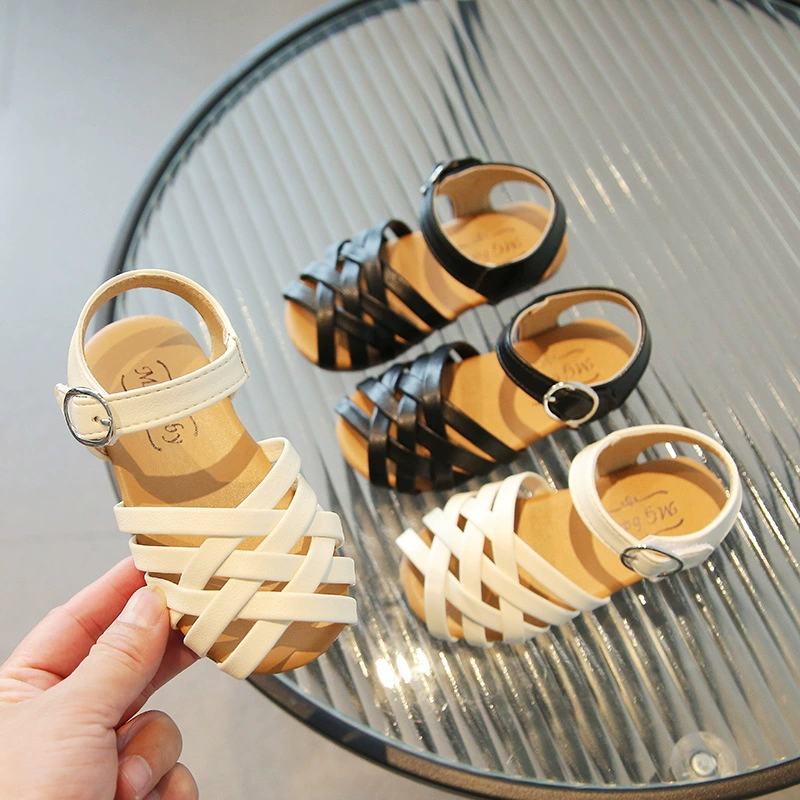 Корейская версия детских сандалий с полым рыбьим ртом, дышащая кожаная обувь для девочек, детская летняя обувь 2023, детская обувь оптового поколения