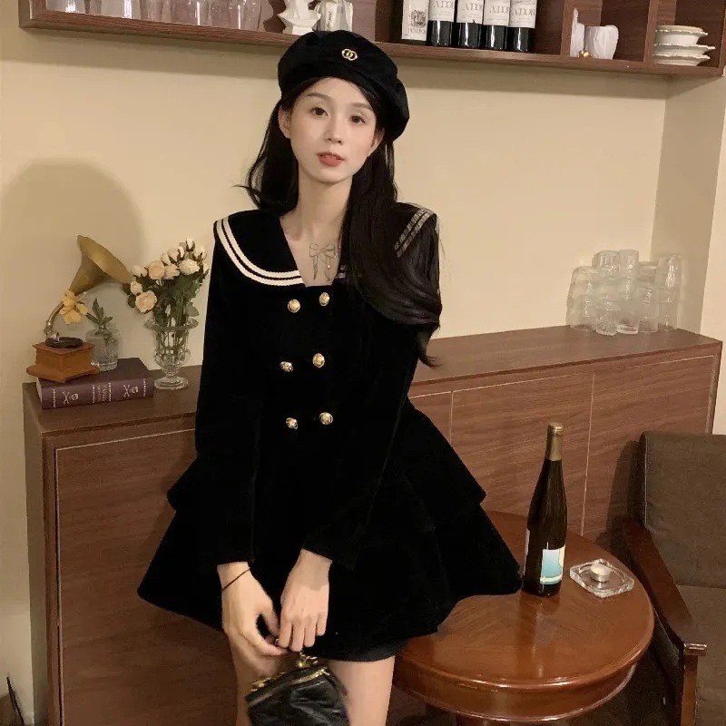 Trench Coat Image 3