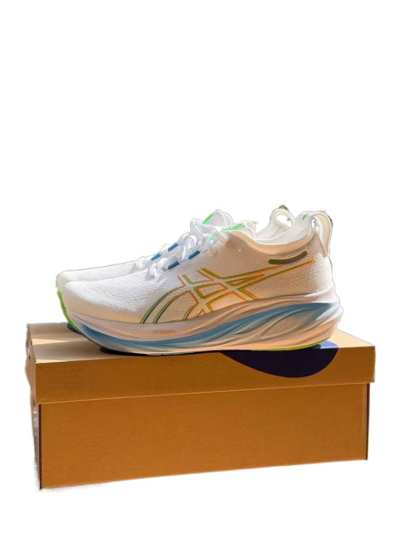 fashionable shock-absorbing breathable running sneakers with hidden…