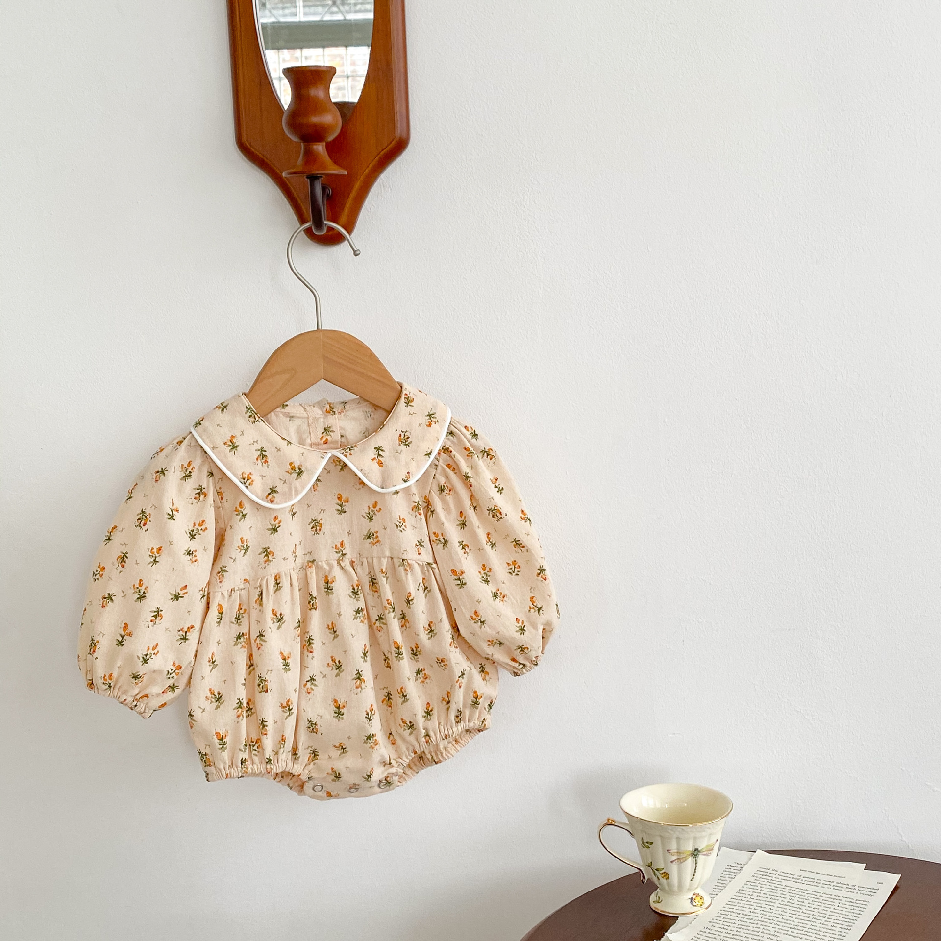 Ins 2024 autumn outfit girl baby doll collar floral long sleeved triangle Ha crawling clothes jumpsuit_voghion.com