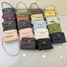 ŮͬwţƤƤμбYەrаٴ]