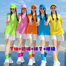 H�R����ɫŮʿ����T���|���b�赸���A�I���ɮ��I��Ů�����ݷ����