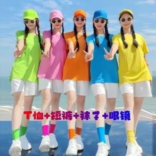H�R����ɫŮʿ����T���|���b�赸���A�I���ɮ��I��Ů�����ݷ����