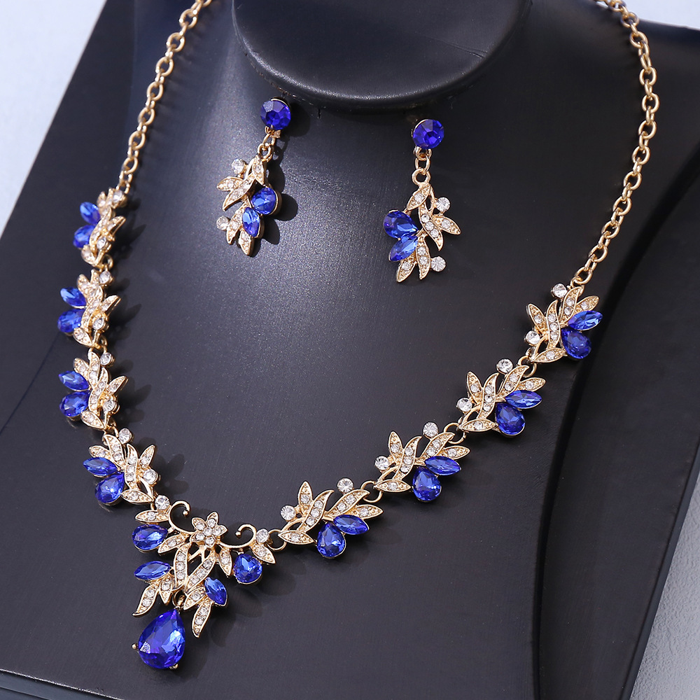 560g Weight Jewelry Set Classification Hair Accessories Earrings Necklace Quantity Holiday, Festival Occasion Artificial Crystal Material Solid Color Pattern All Seasons Season Women's Gender Queen, Shiny Style Hair Accessories Earrings Necklace Queen Shiny Solid Color Artificial Crystal Women's Jewelry Set 12
