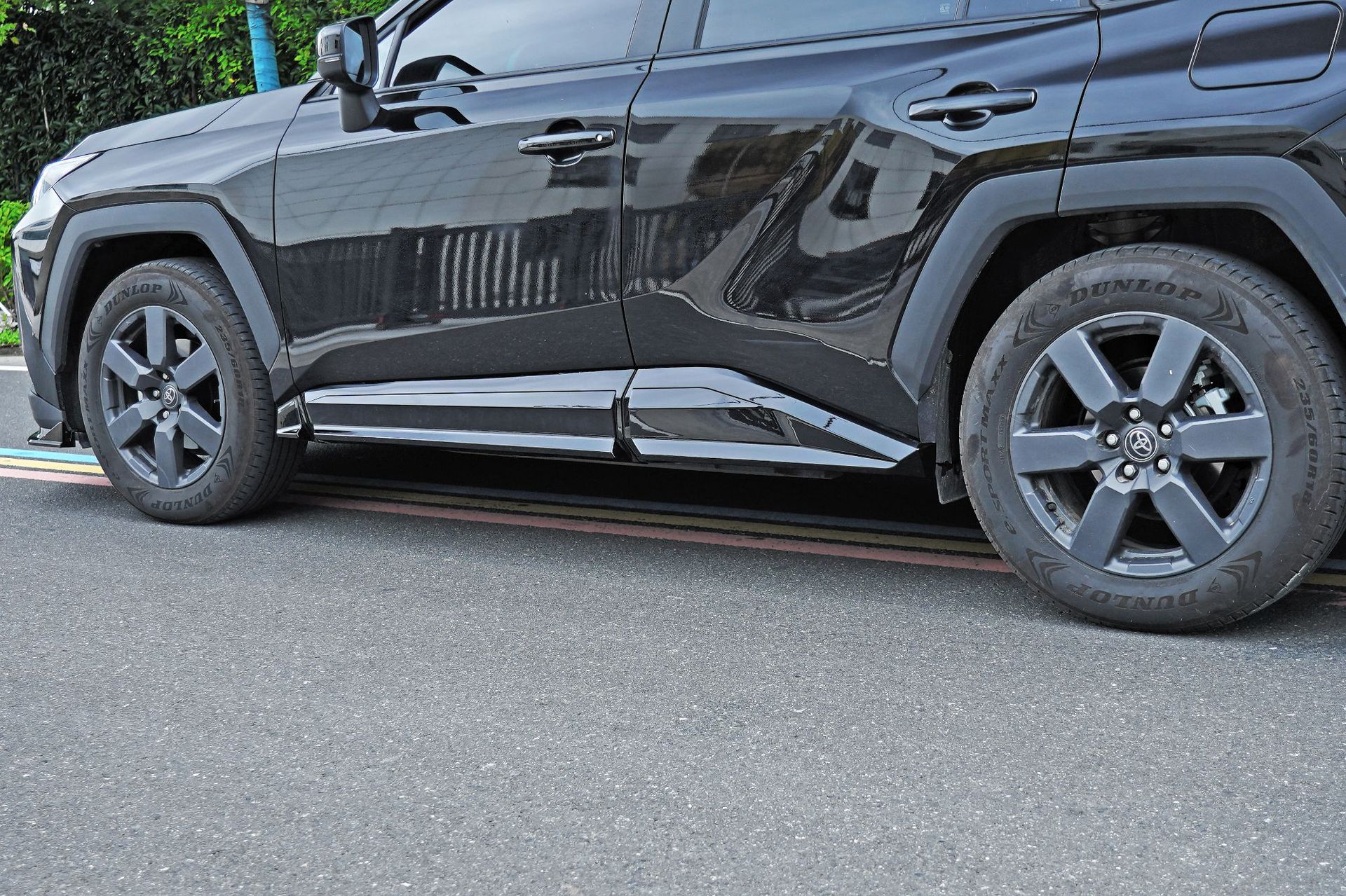 Suitable for 26 Models of Rav4, Rongfang, and Wildlander Modified Front Spoiler, Side Skirts, Rear Bumper, Roof Wing, Rear Diffuser, and Louvered Spoiler