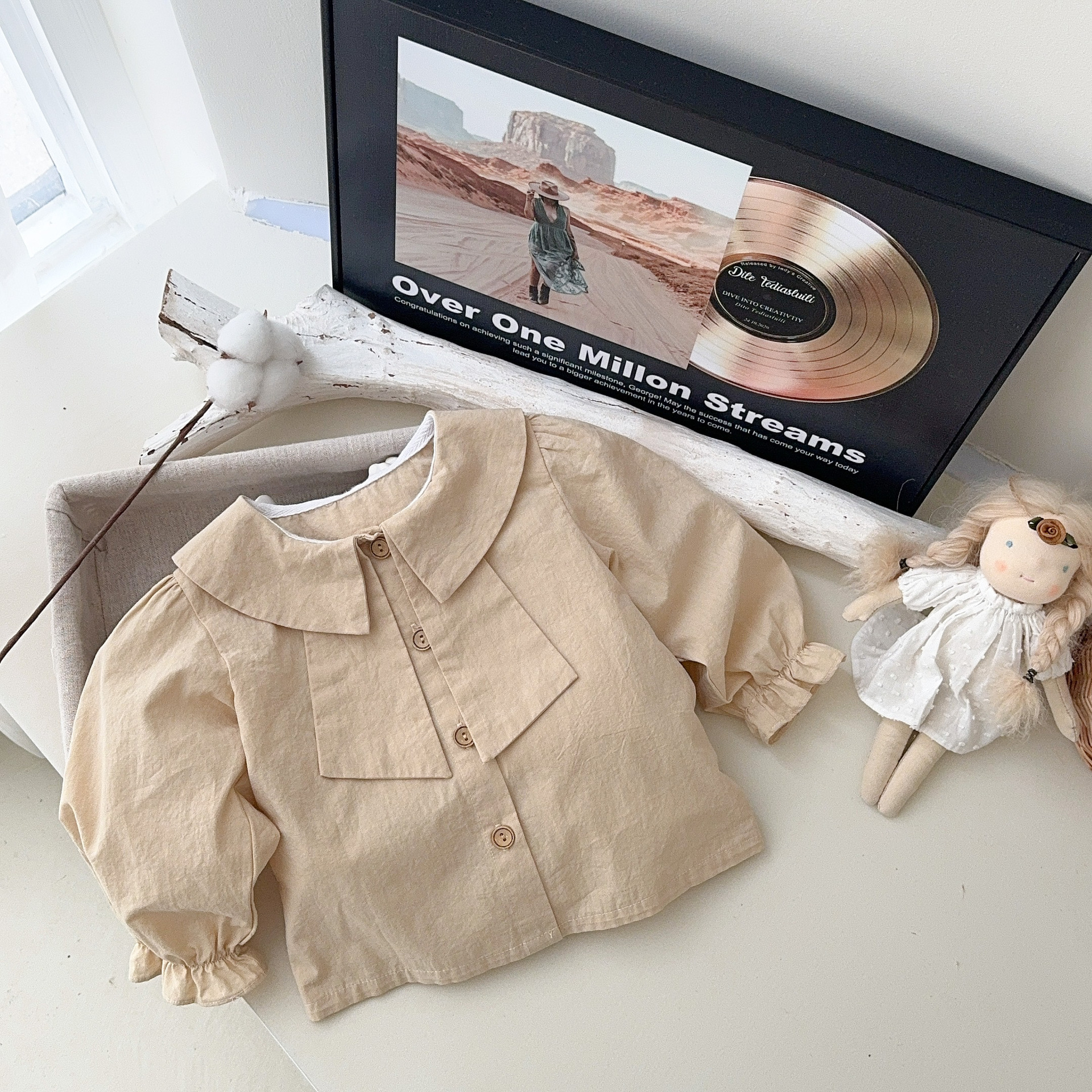 2024 otoño nuevo estilo de moda niña coreana de dos piezas tesoro femenino con tirantes falda camisa traje bebé otoño