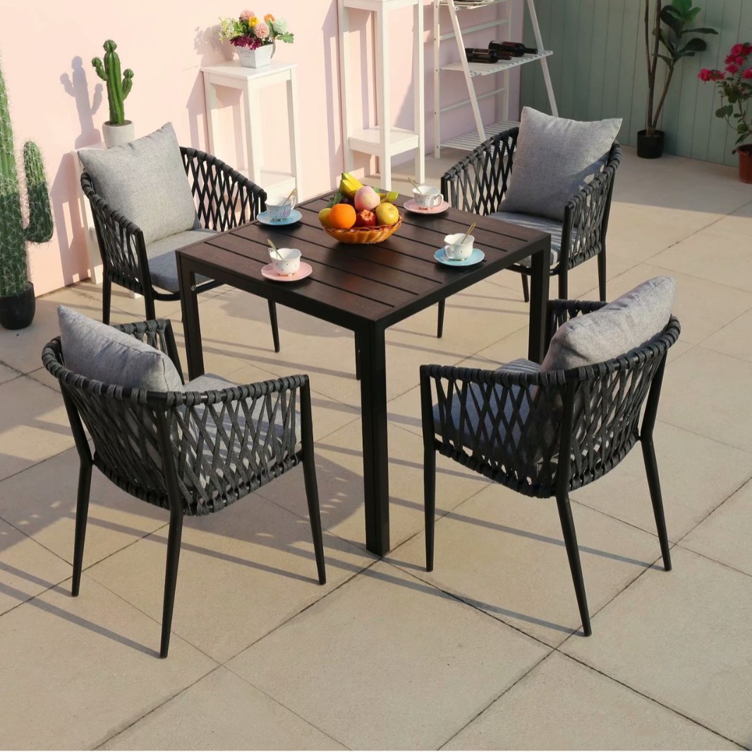 추앙케 블랙 80 스퀘어 흩어져있는 플랫폼 01