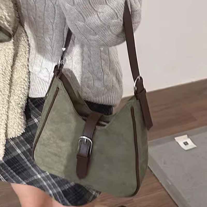 新しいファッションのレトロな鹿の毛皮の毛のわきの下で大容量の通勤バッグの女性の個性の小さい大衆のファッションのショルダーバッグの卸売りを包みます。|undefined