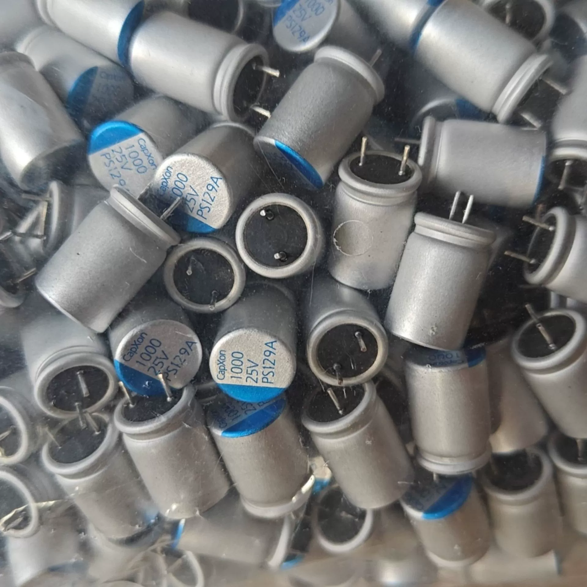 25v1000uf Fengbin solid state capacitor brand new 10*14mm plug-in solid state motherboard components 1000UF25V