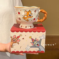 Керамическая кружка (Tom and Jerry) 360 мл, фигурная ручка, в подарочной коробке