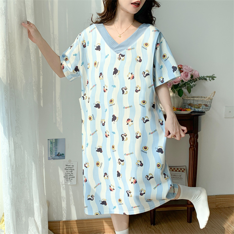 大きいサイズの300斤の月子服の夏の薄いタイプの半袖の妊婦は乳を与えます。