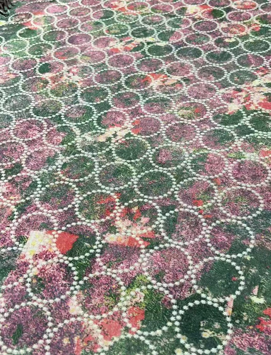 メーカーは綿麻刺繍布の刺繍を提供しています。
