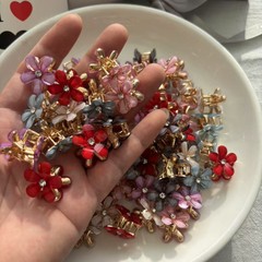 ツバキの花のミニの小さいクリップのヘアピンの女性のサイドクリップの髪飾りのトランペットの前髪の砕毛クリップの髪飾りの髪飾り