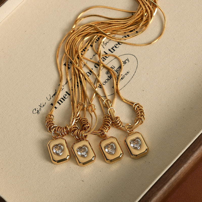 European And American Cross-Border Retro Geometric Heart Pendant Collarbone High-End Double-Layer Snake Bone Chain_voghion.com