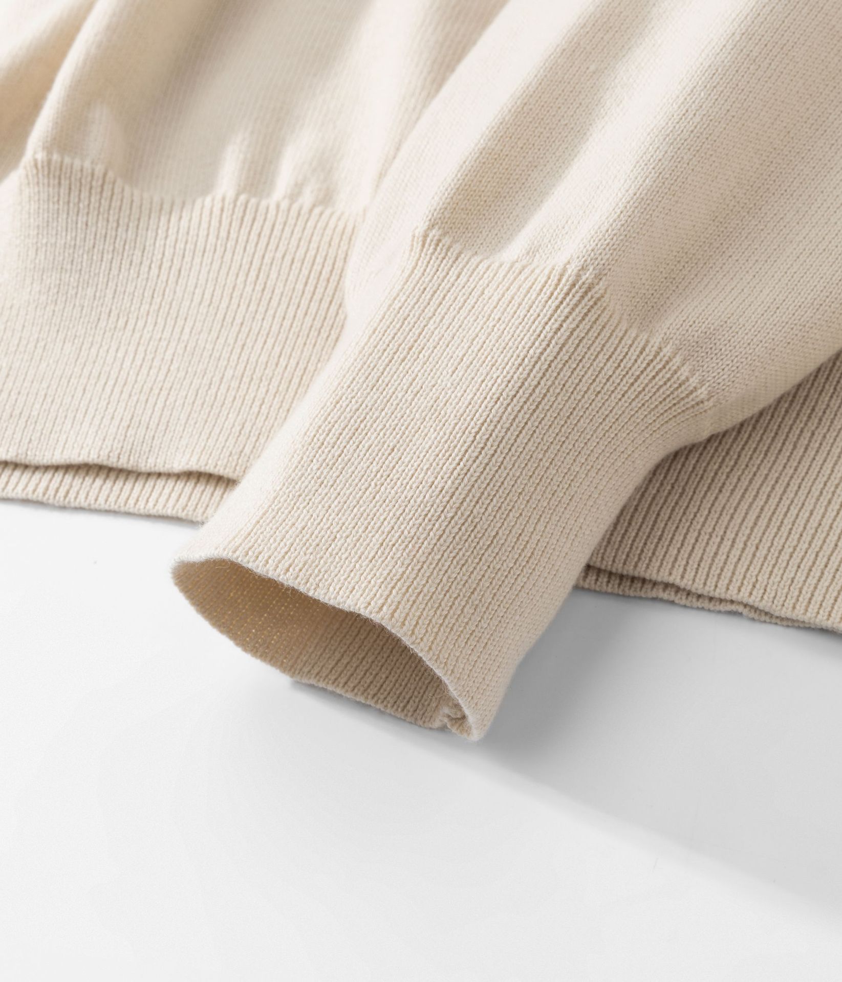 Klassischer V-Ausschnitt-Wollpullover – Zeitloser Strickpullover für Damen und Herren, Herbst-Winter-Freizeitmode (Beige) – S/M/L/XL_voghion.com