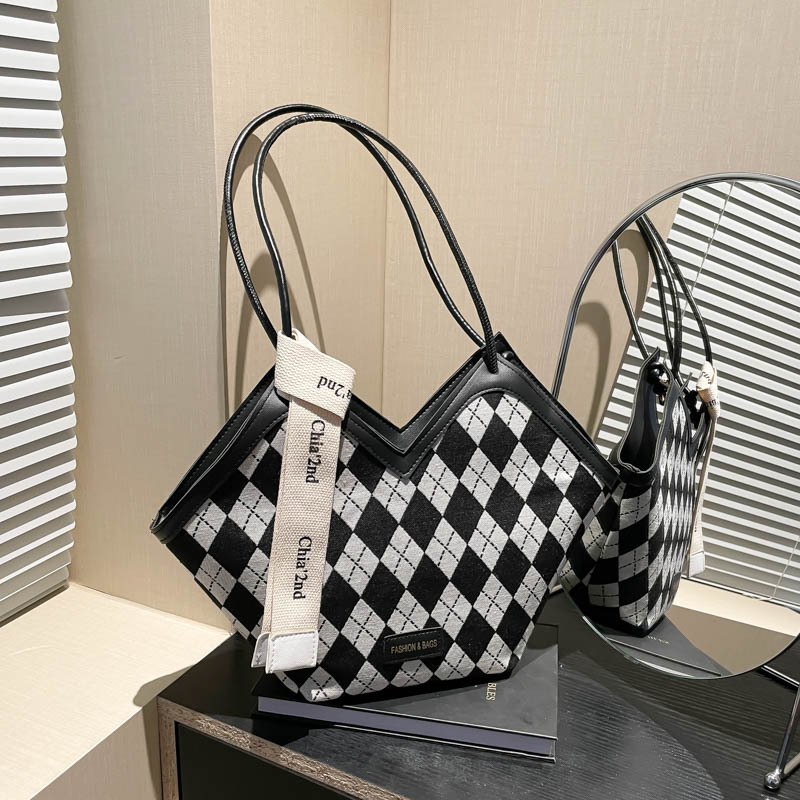 格子单肩包包女2024冬季新款潮时尚感大容量通勤托特包腋下包包女