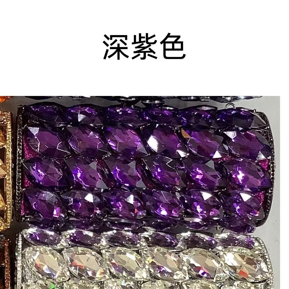 màu tím đậm