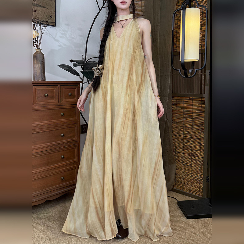 French Style V-Neck Halo-Dyed Halterneck Dress for Women Summer 2025 New Seaside Vacation Loose Sleeveless Long Dress