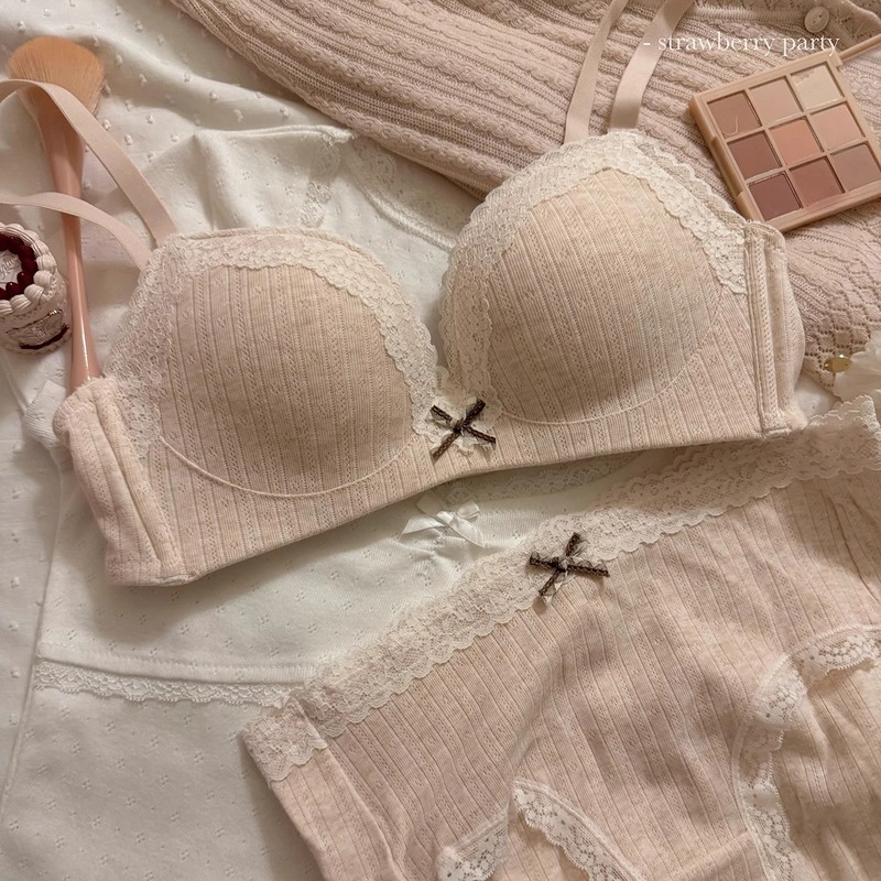胸が小さい女性向けの甘くて爽やかな花柄の下着、ワイヤーなしのプッシュアップ、副乳を引き締める、快適なレースのシームレスブラ|undefined