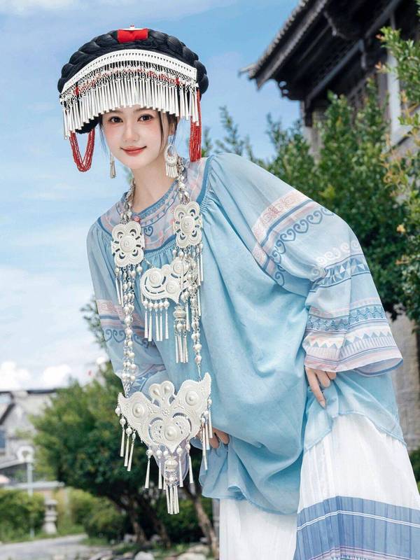 2025年新款少数民族彝族服装云南旅拍凉山火把节纯欲写真摄影套装|undefined