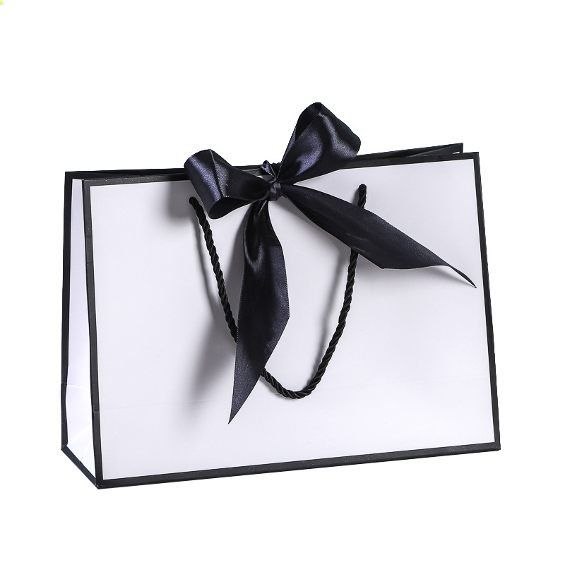 En stock bowknot fondo cuadrado bolsa de papel portátil colorido exquisito embalaje bolsa de regalo bolsa de compras de ropa logotipo imprimible