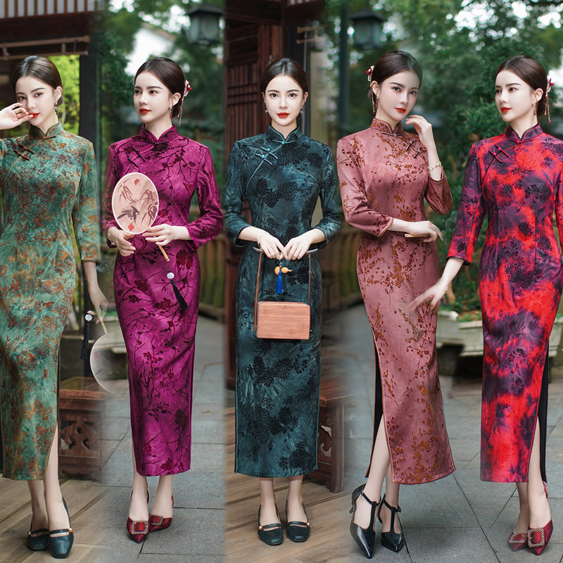 2026 Autumn/Winter New Improved Composite Velvet Qipao Chinese Style Plus Size Long Nine-Quarter Sleeve Wedding Banquet Dress for Mothers Performance Wear
