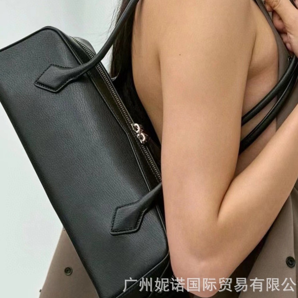 2024 Niche New Cowhide Bag For Women French Style Single Shoulder Baguette Bag Retro Underarm Handbag For Commuting - Thumbnail 3