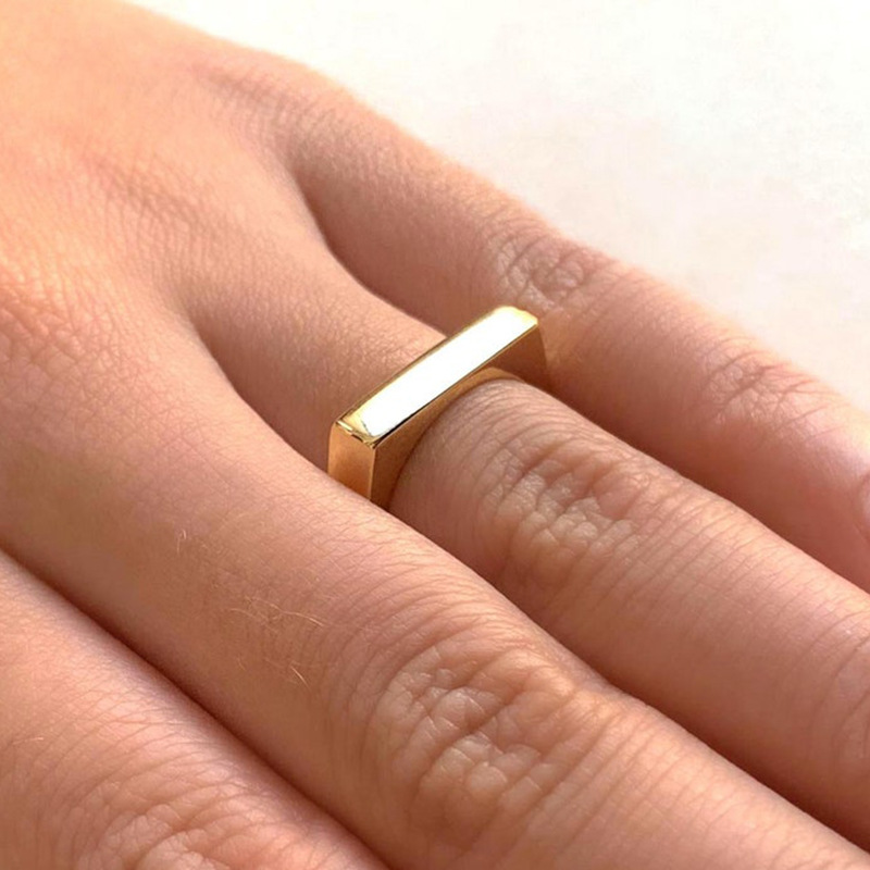 Anillo De Oro De 18k Plateado De Cobre Con El Dedo Índice Plano Dorado De Atmósfera Simple Al Por Mayor display picture 5