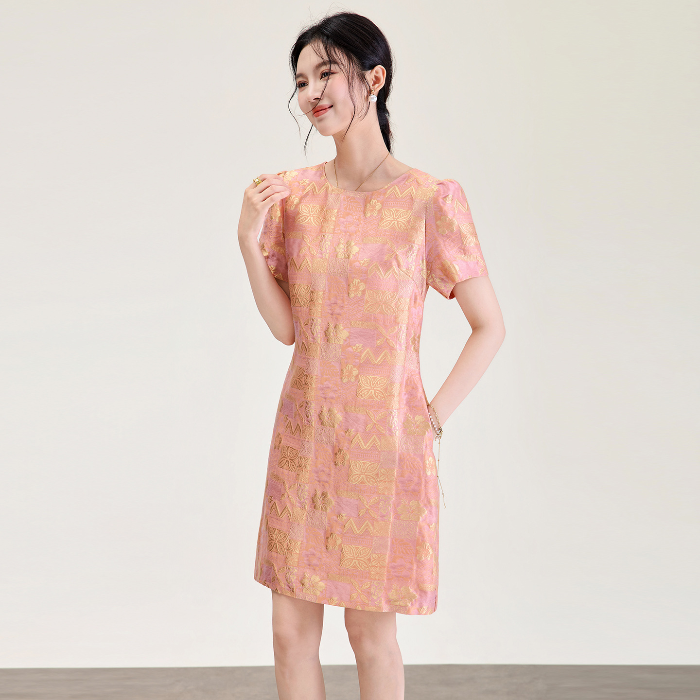 Đầm chữ A nữ jacquard họa tiết hoa nhí phong cách tiểu thư — màu hồng