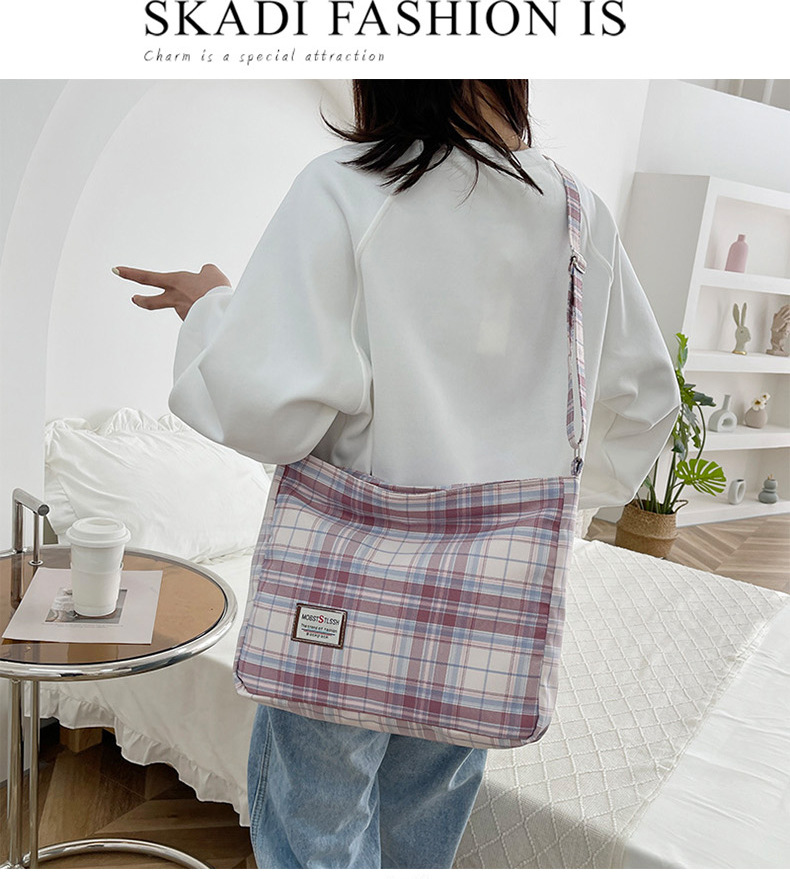 2022 New single-shoulder women's trendy checkered Korean style versatile crossbody bag for boys and girls, textbook bag undefined