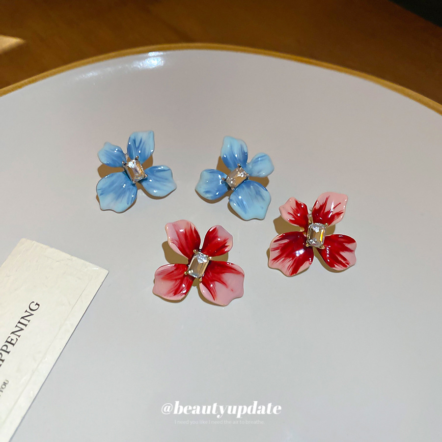 Pendientes de flor de aceite con goteo de diamantes con aguja de plata 2025 nuevos pendientes elegantes y de temperamento dulce Pendientes ligeros de lujo de alta gama mujeres