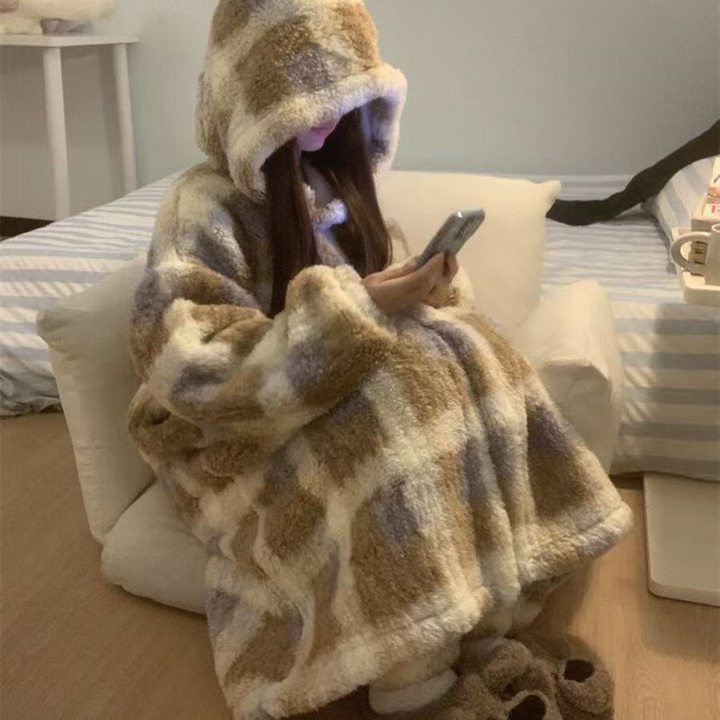Autumn and Winter Warm Women's Pajamas, Thick Coral Fleece Hooded Robe and Pants Two-Piece Set, Brown Plaid Loungewear Autumn and Winter Warm Women's Pajamas, Thick Coral Fleece Hooded Robe and Pants Two-Piece Set, Brown Plaid Loungewear