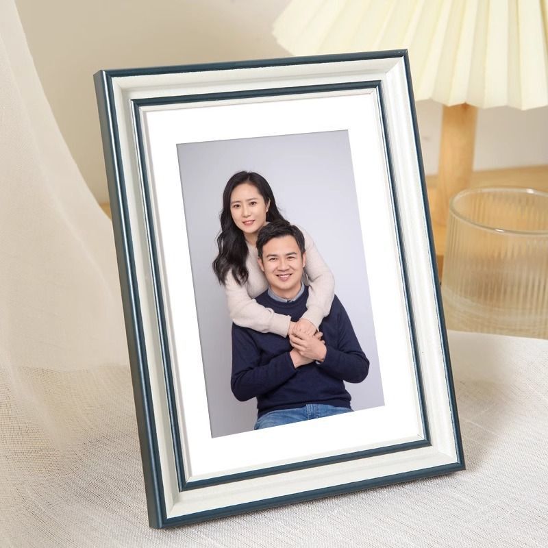 Scandinavian Family Portrait Photo Frame Table, High-End Picture Frame, Wall Hanging, 8-Inch 10-Wash Photos Made into Photo Albums and Nailed