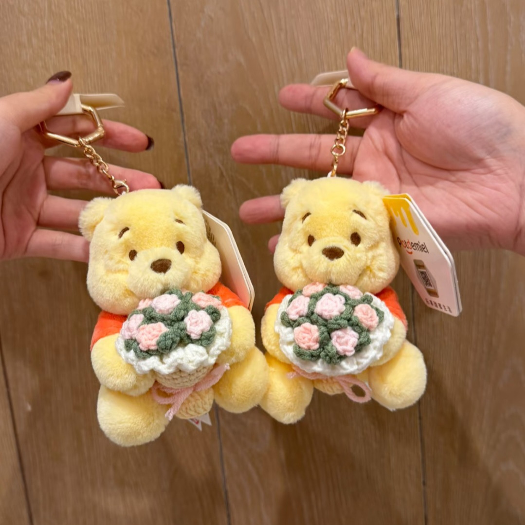 Authentic Pooh Winnie the Pooh bag charm, plush toy, bear keychain, or pendant – a perfect birthday gift for girls.