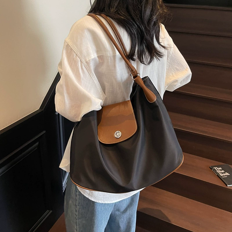 Capacious shoulder bag, fashionable one-shoulder bag