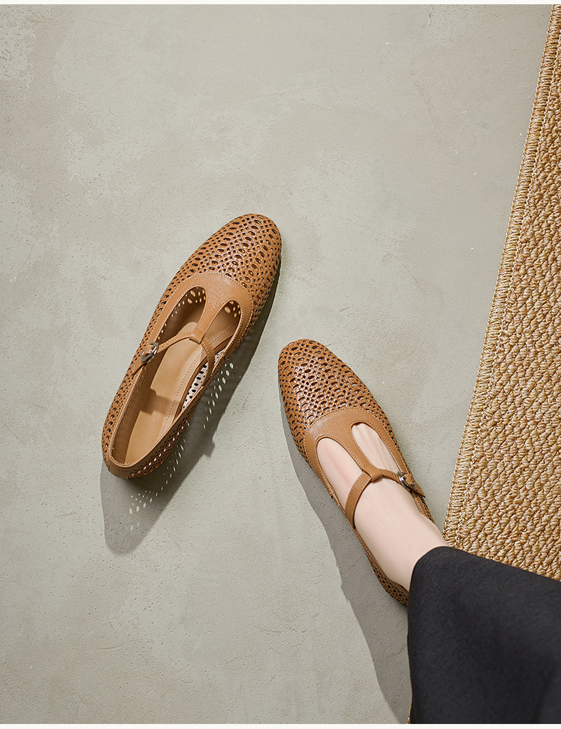 Sandal nữ da cừu đế bệt quai chữ T mũi kín hở lỗ thoáng khí — Màu caramel chi tiết 7
