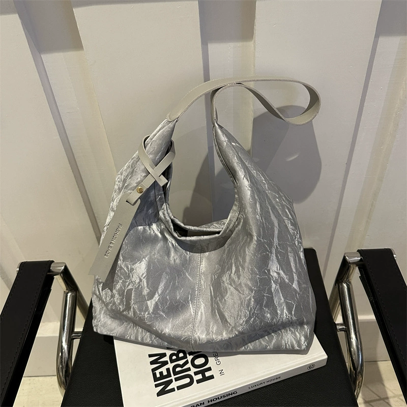 One-shoulder underarm bag, capacious summer style, universal design