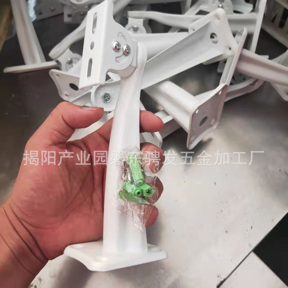 507厚款带螺丝包监控枪机支架太阳能板支架雪亮工程监控支架
